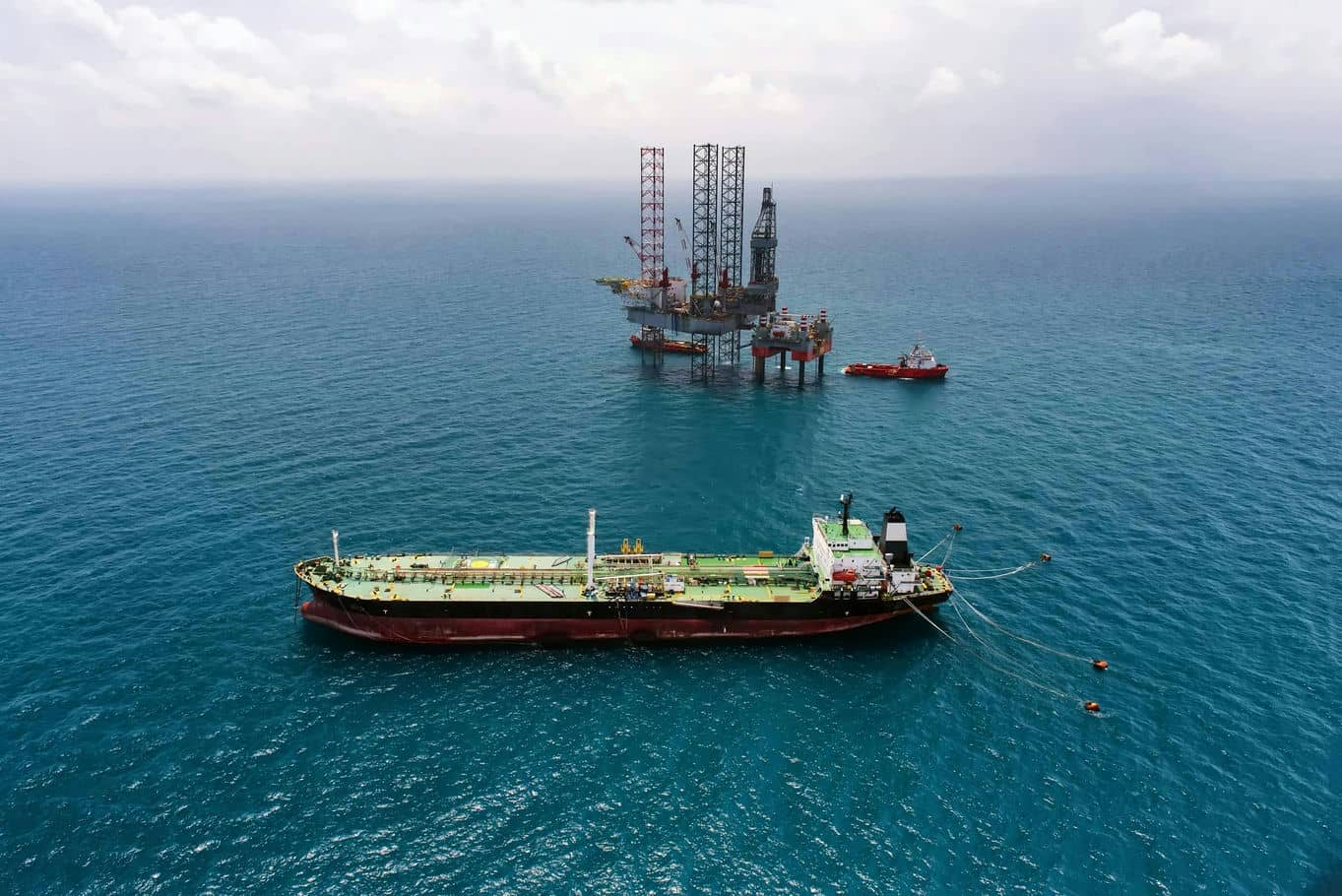 Avoid any fire related risks in Marine and Offshore Platforms with ANSUL fire suppression solutions